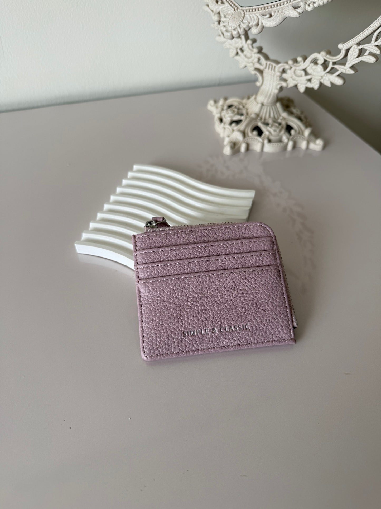 Nova Sleek Card Holder