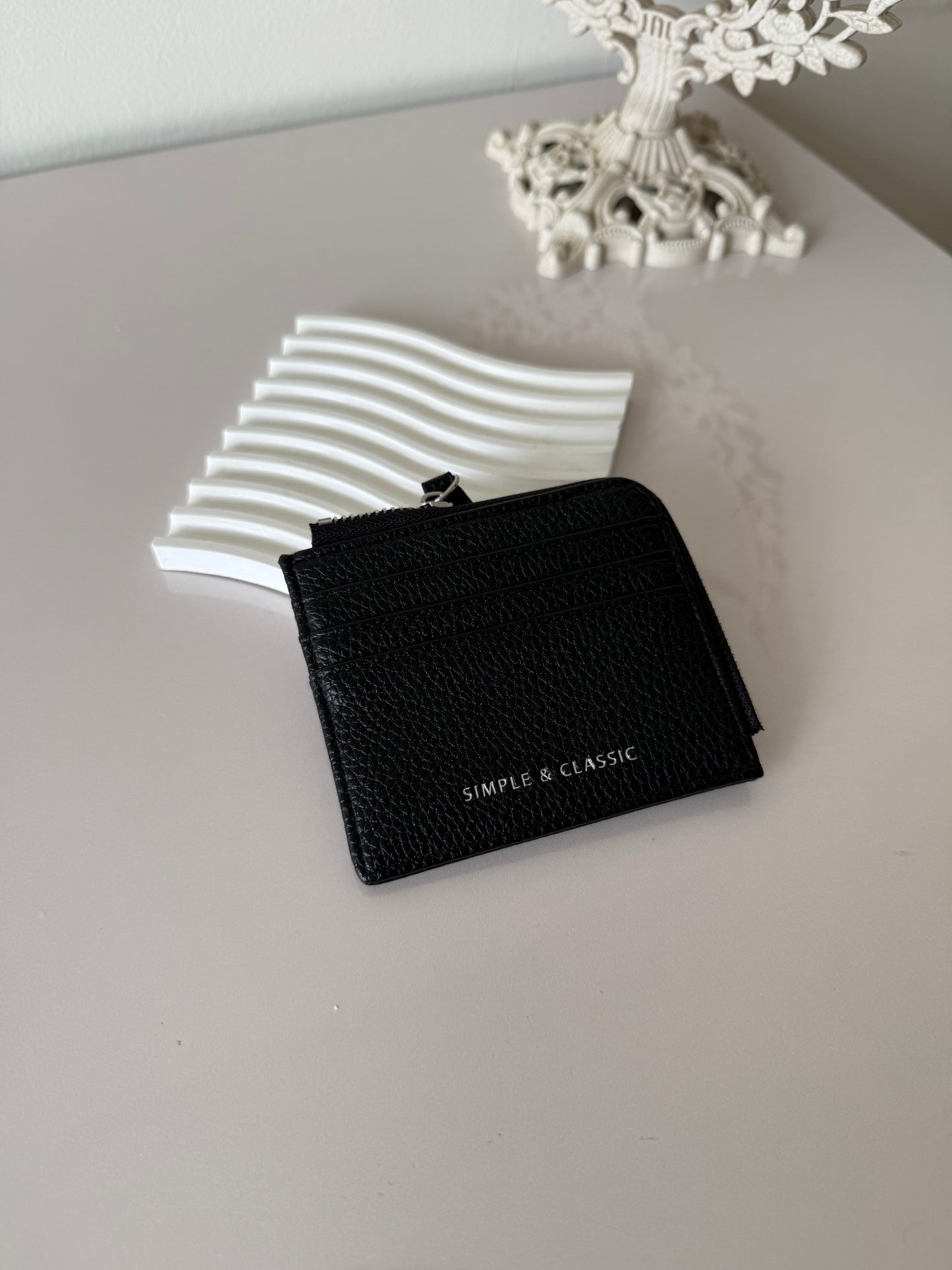 Nova Sleek Card Holder