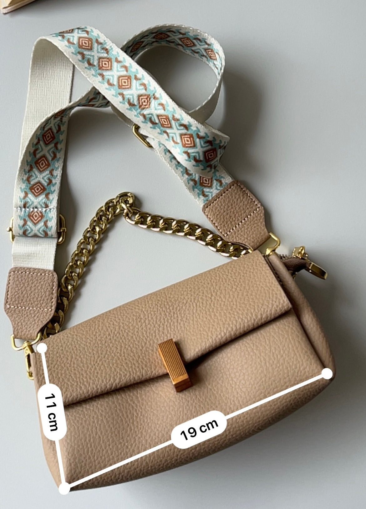 Lara Crossbody Bag