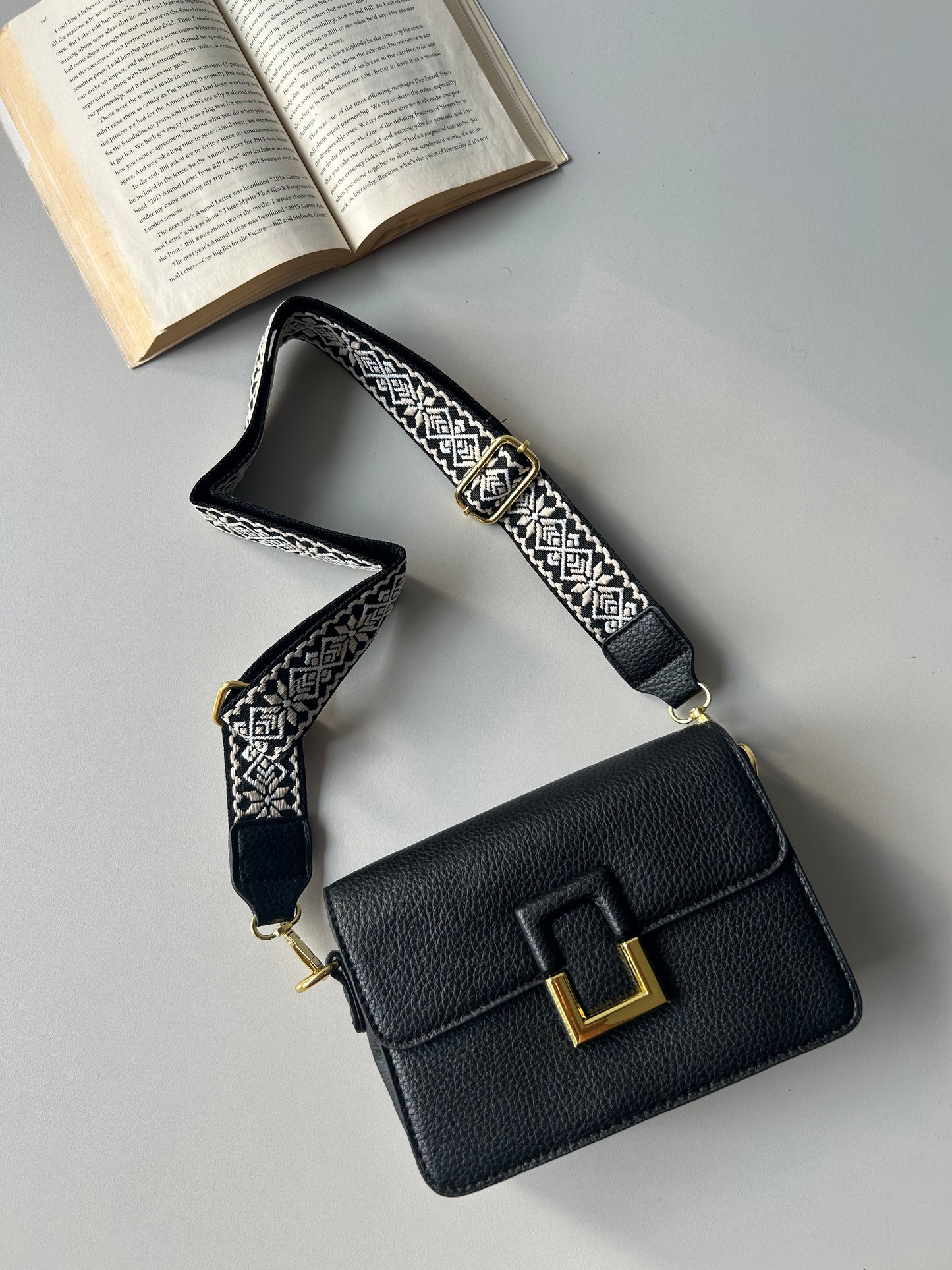 Della Crossbody