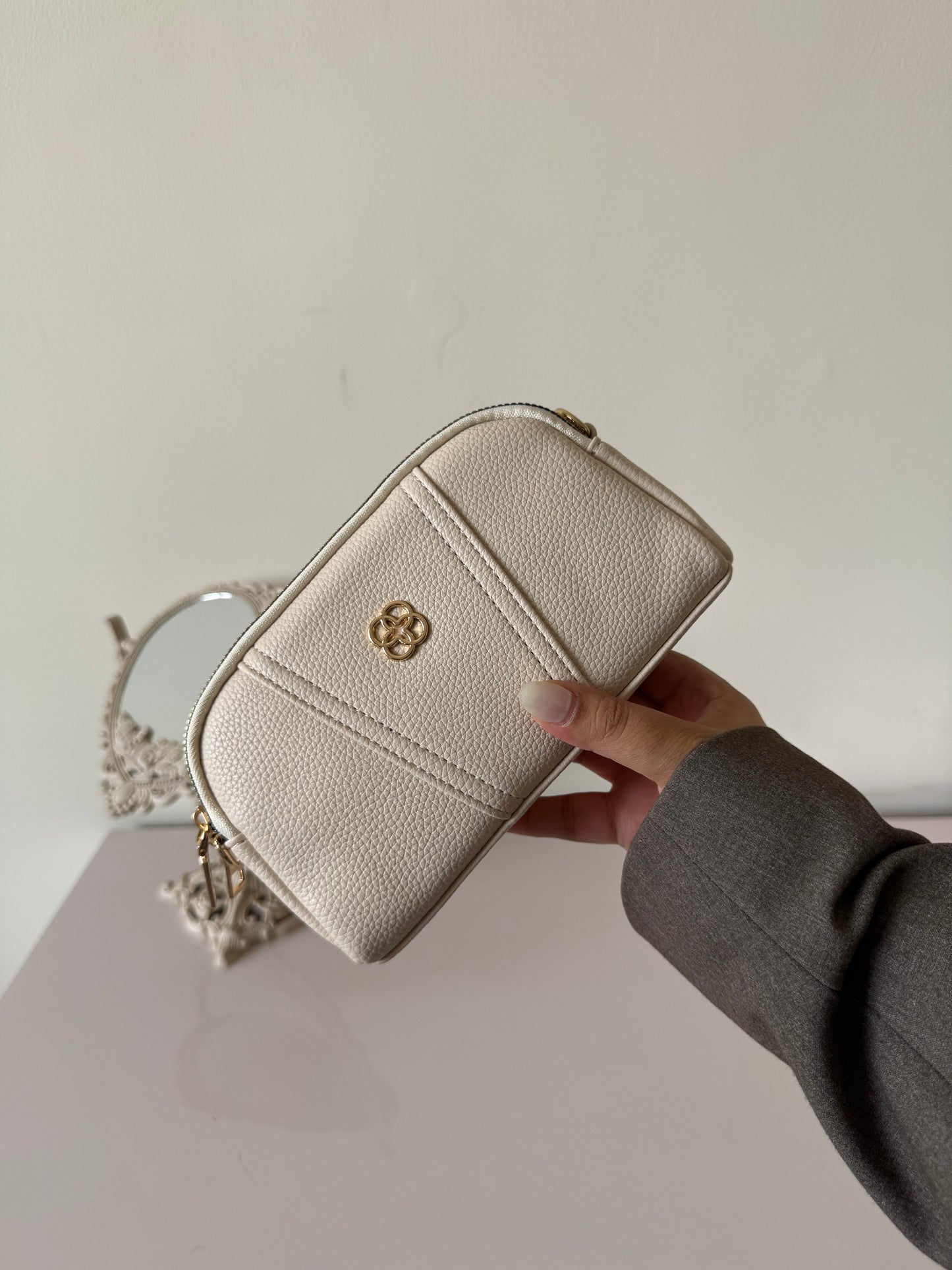 Luna Wallet Sling