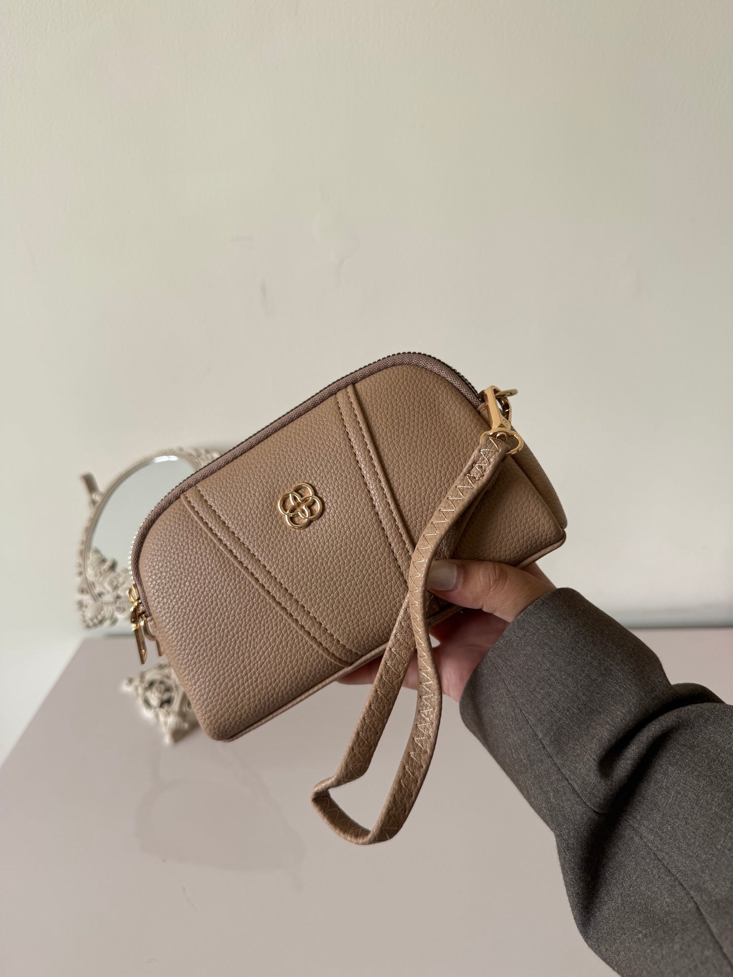 Luna Wallet Sling
