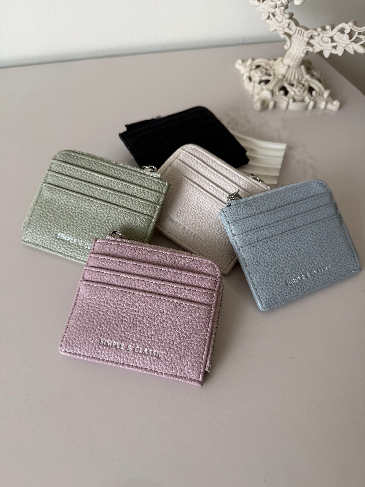 Nova Sleek Card Holder