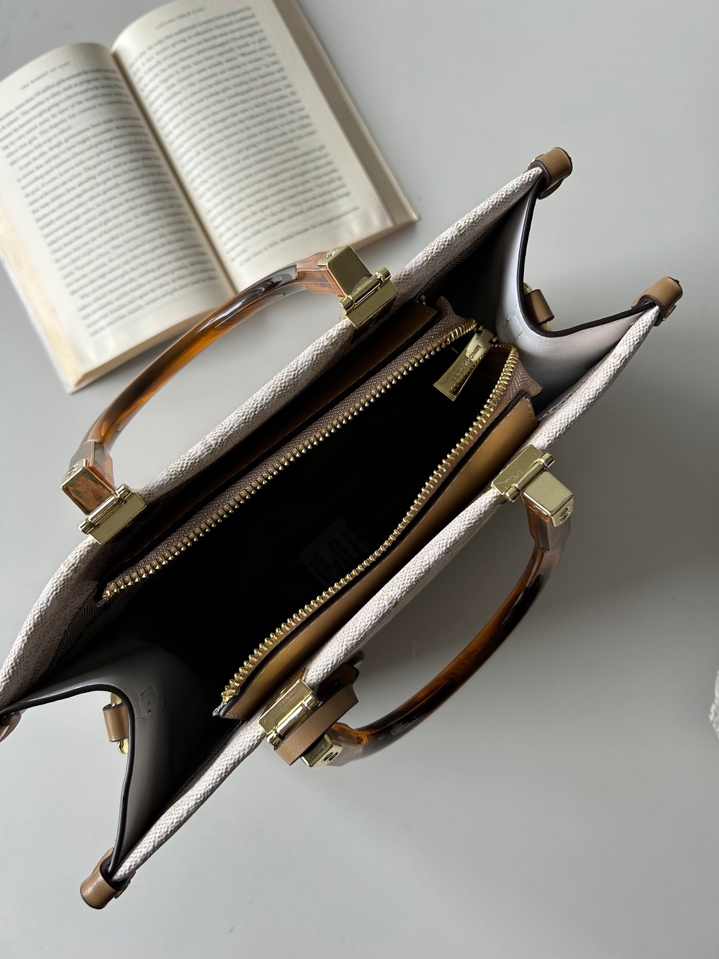 Vienna Handbag