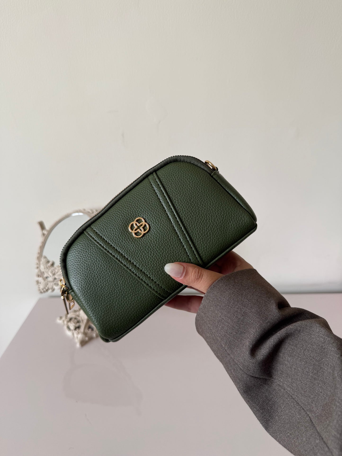 Luna Wallet Sling