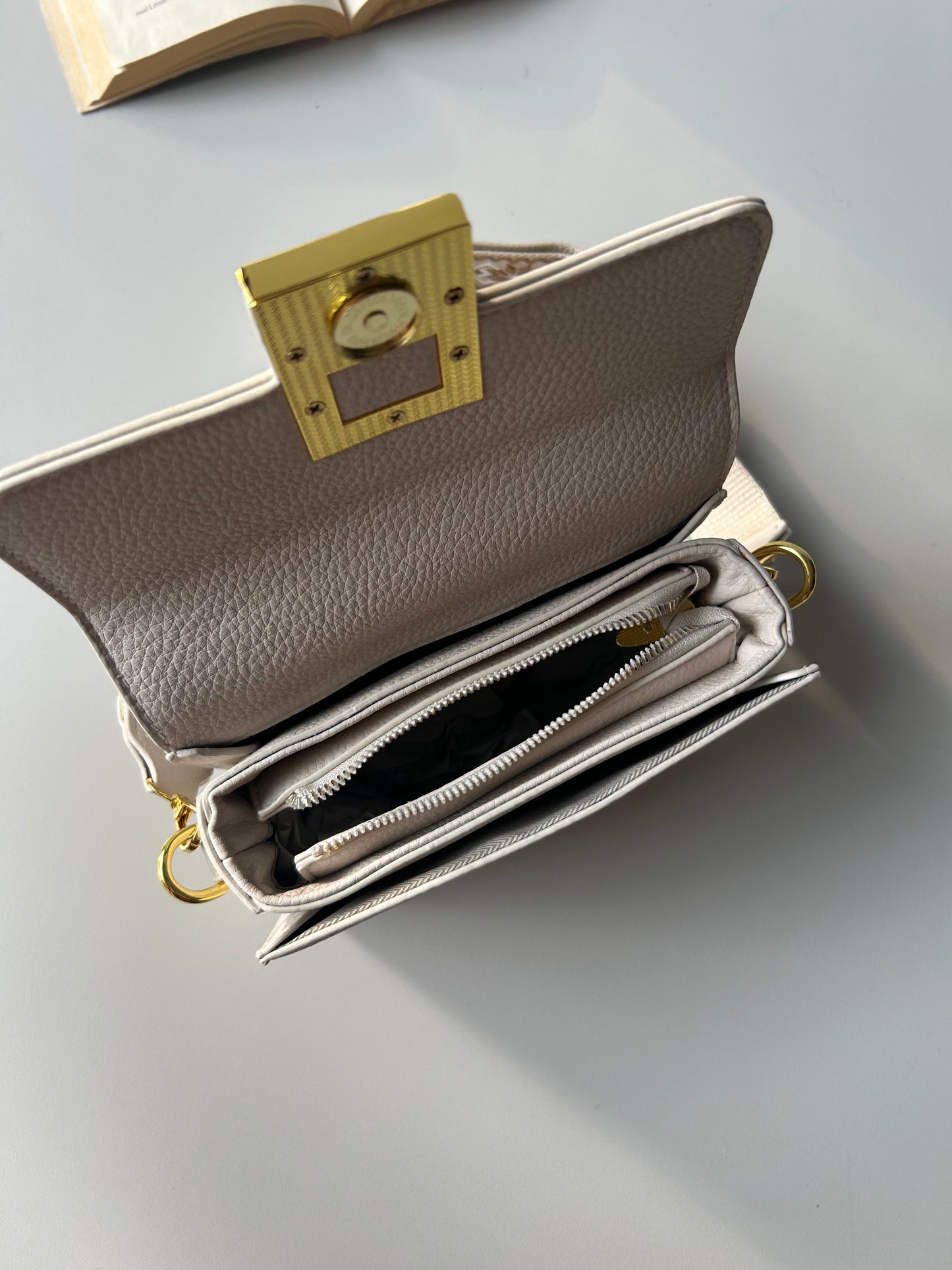 Della Crossbody